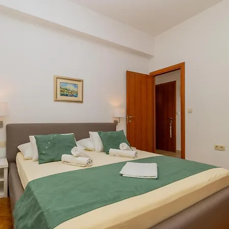 Mandolina Marusici (Split-Dalmatia)