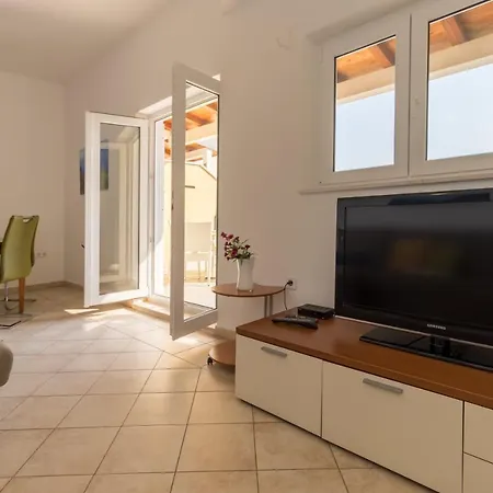 Apartment Mandolina Marusici (Split-Dalmatia)