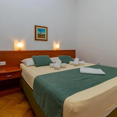Mandolina Marusici (Split-Dalmatia)
